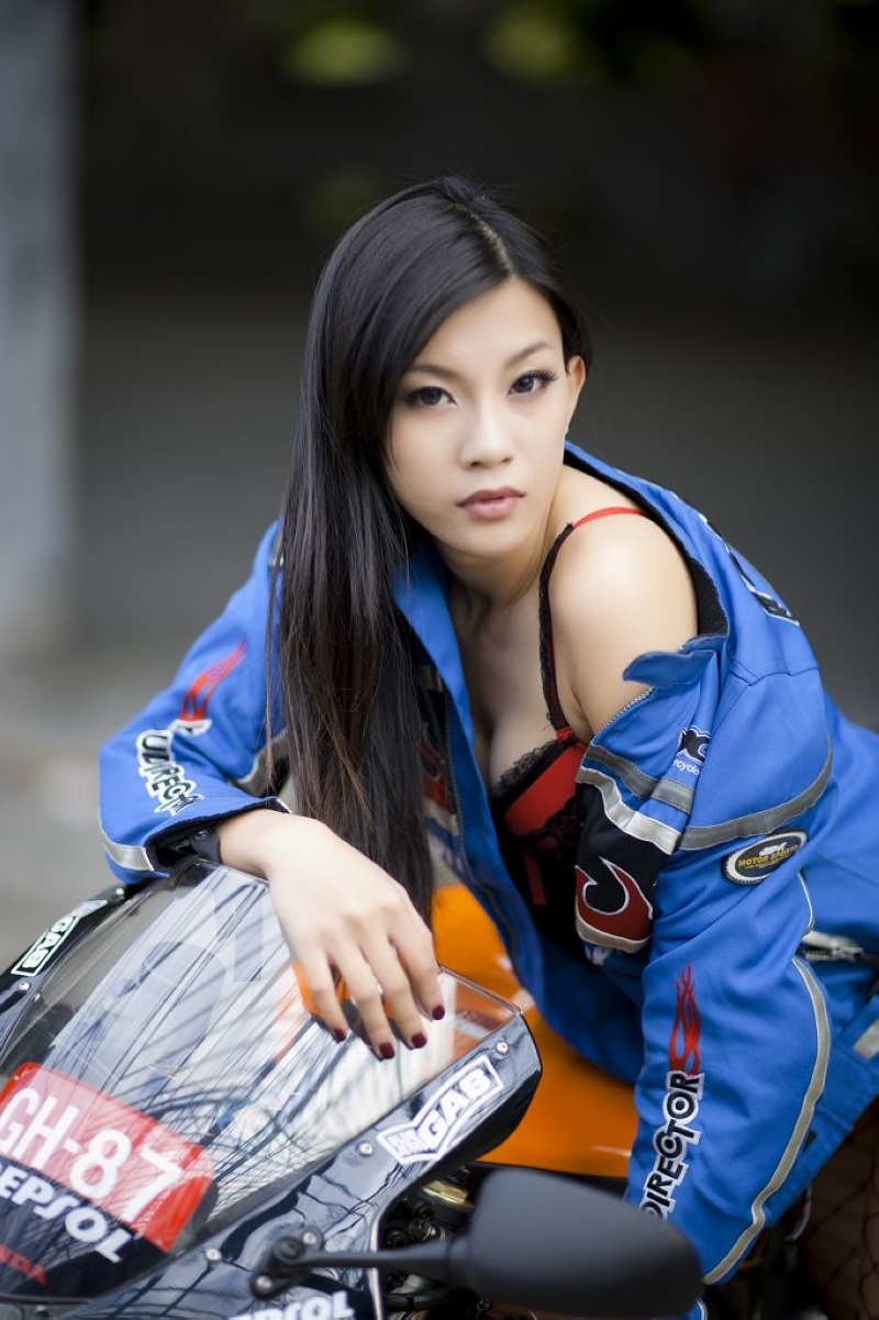 重机车比尼写真美女  [凱渥@ Lina]